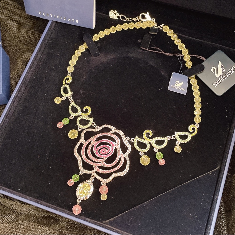 🥀Signed Disney Swarovski Belle Rose Necklace Ring - Picture 2 of 7